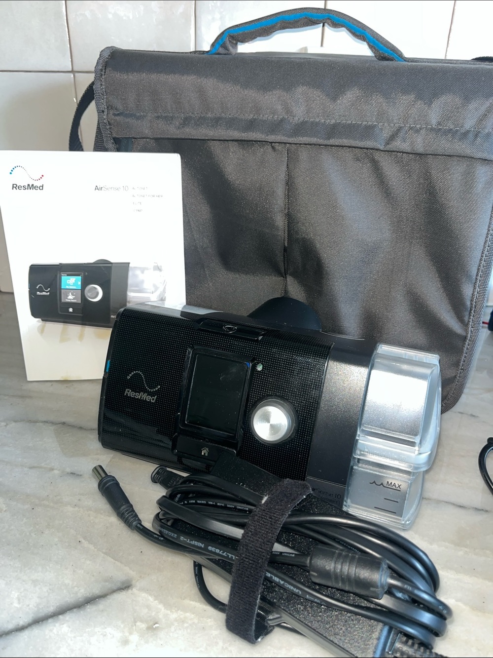 RESMED AIRSENSE 10 w CARRYING BAG & BONUS FILTERS